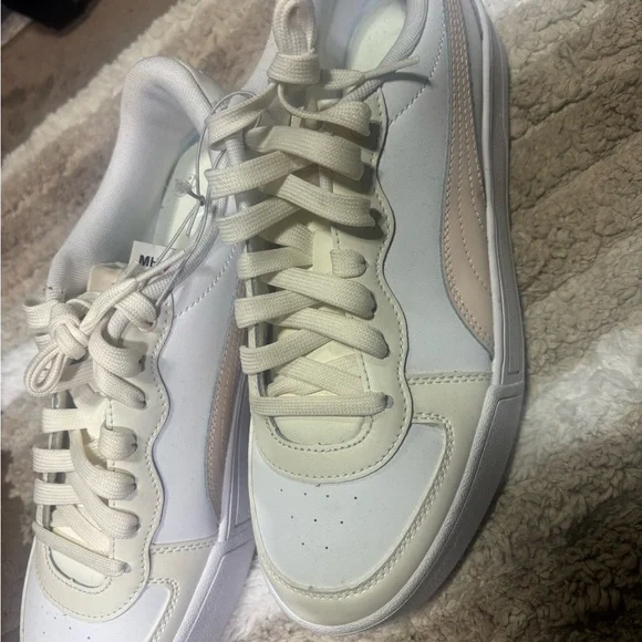 Puma Women's  Syke Athletic Shoes White Beige Peach 374764-23 Sz 10 NWOT/NO BOX - Picture 2 of 14